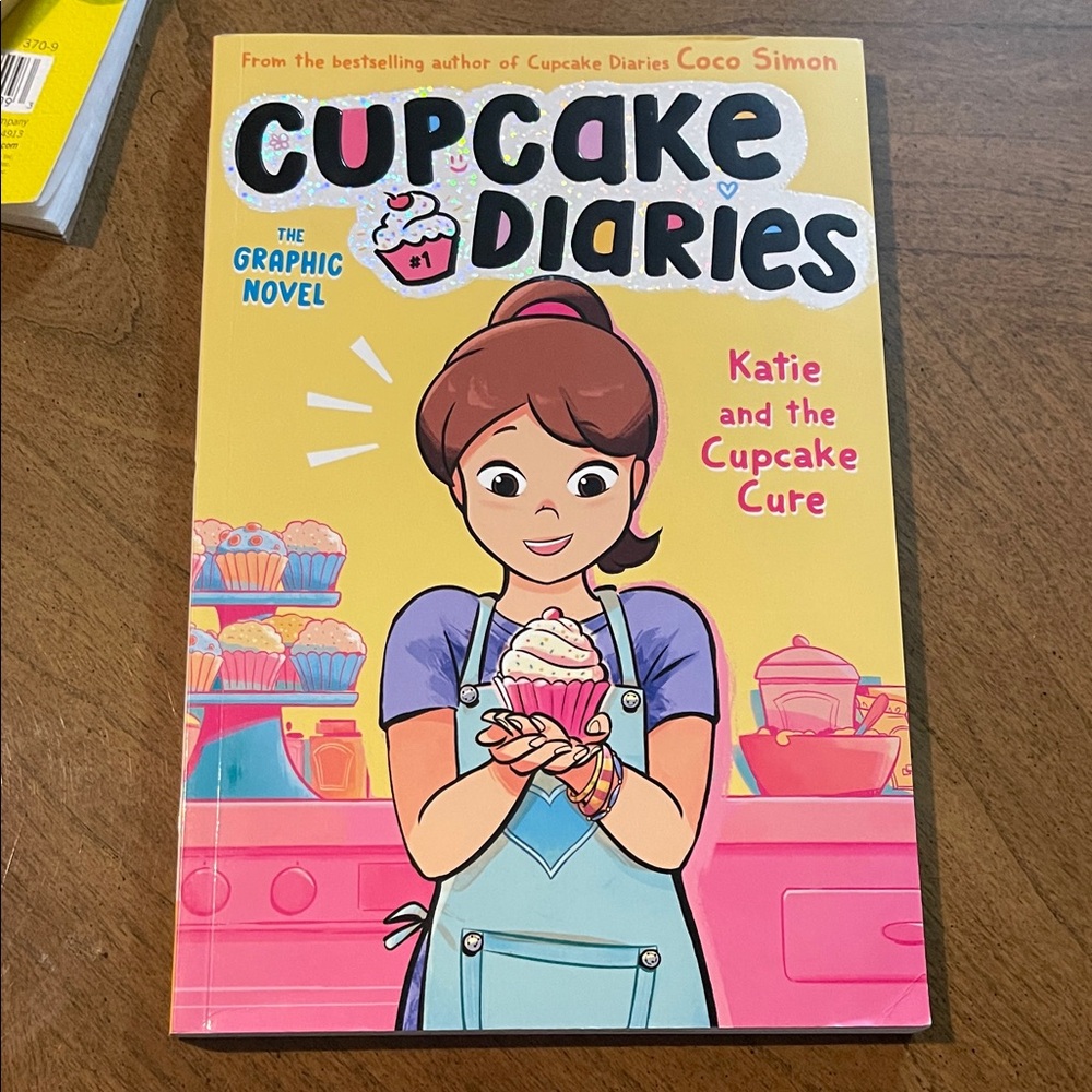 Cupcake diaries graphic novel by coco Simmon